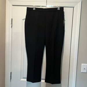 NEW!!  Woman’s plus size 1X JONES & CO. Jones NEW YORK. Black STRETCHY pants.